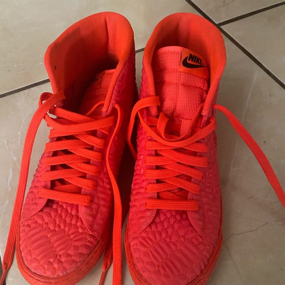 Nike’s - Picture 2 of 8